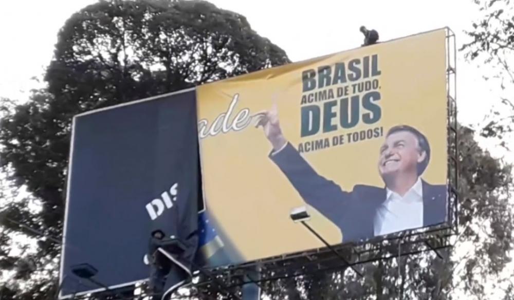 Justi A Manda Remover Outdoor De Apoio A Bolsonaro Em Acesso De Bento