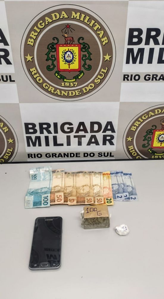 Em Garibaldi, porção de maconha e dinheiro foram encontrados com homem abordado pelos brigadianos durante a tarde