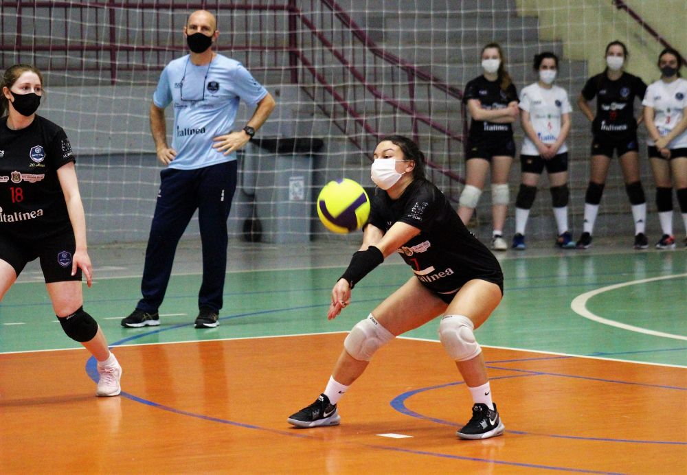 Equipes masculina e feminina de vôlei jogam a 1ª etapa da Copa Cláudio  Braga - Grêmio Náutico União