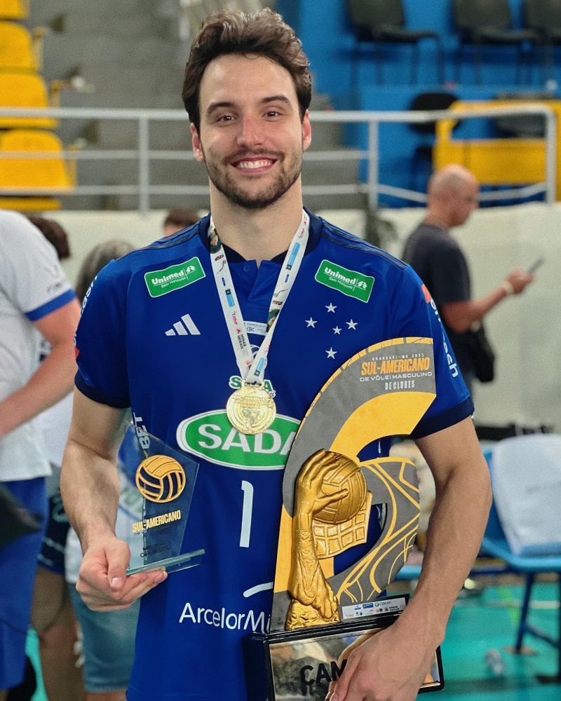 López é eleito melhor jogador do Sul-Americano de Vôlei