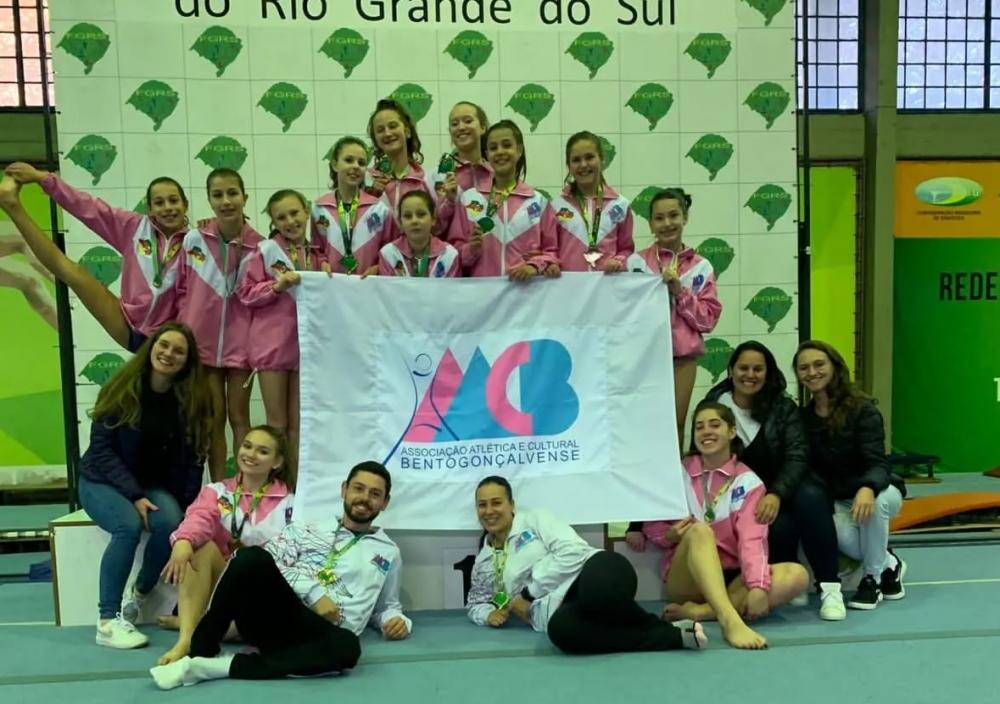 Sogipa: Atletas da Sogipa conquistam 15 pódios na I Etapa do Campeonato e  Torneio Estadual de ginástica rítmica