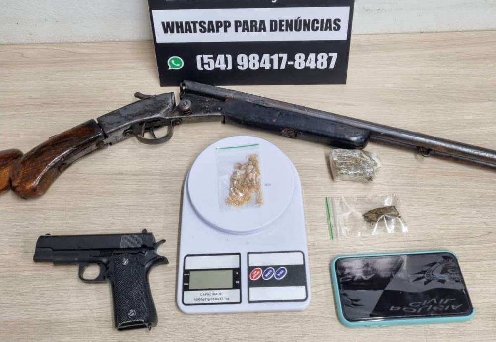 Jovem é Preso Com Armas E Drogas Em Bento Gonçalves 9210